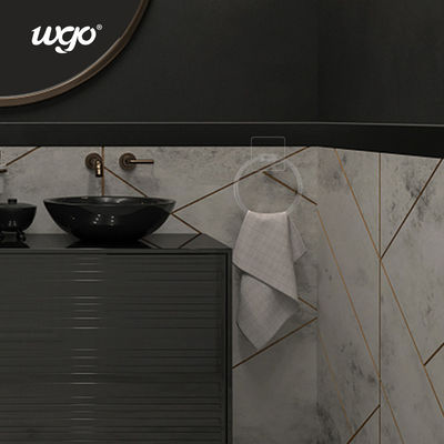 PC 재료 욕실 세척 가능한 선명한 수건 반지 홀더 접착제 ISO9001 160mm 지름